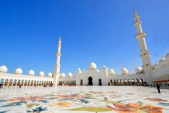 注册英国公司和注册阿联酋公司的区别