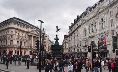 注册英国公司后，董事能否以该公司名义办理赴英签证