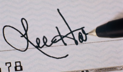 注册香港公司跟内地公司名字可以一样吗？