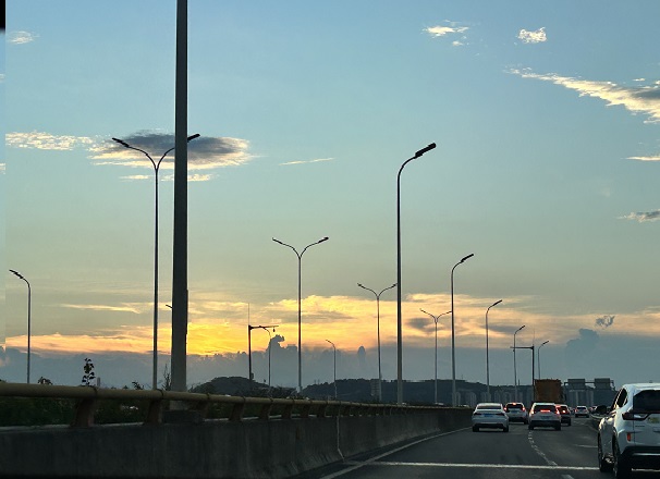 避免经营异常:IFZA注册地址挂靠的合规红线